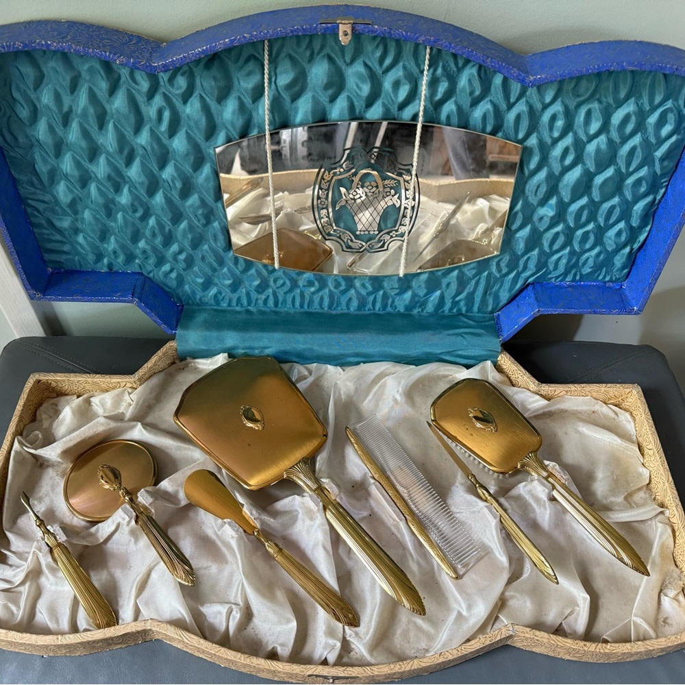 Vintage Gold Vanity Set